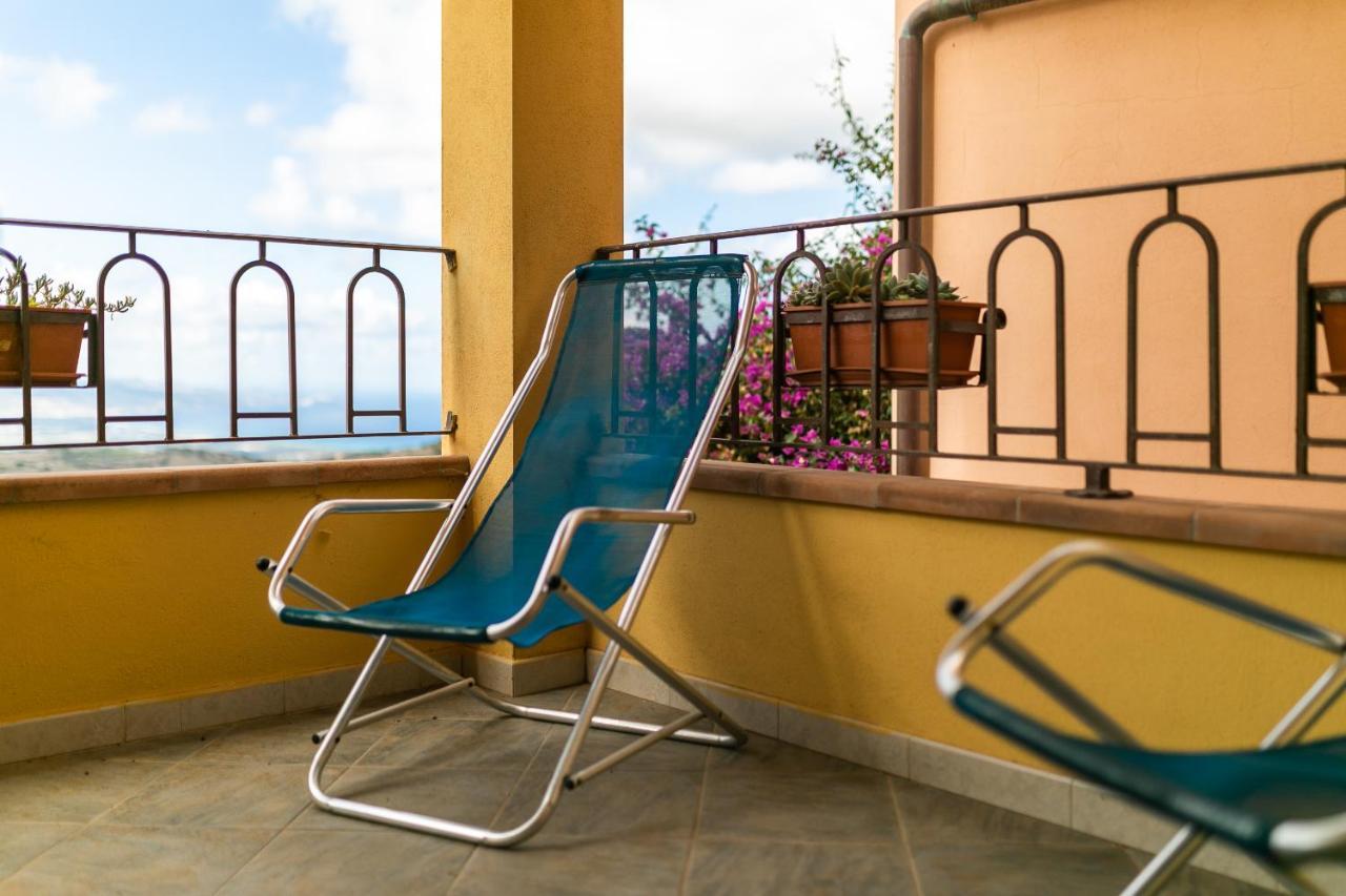 Appartamento Con Piscina 03 Trinità dʼAgultu 外观 照片