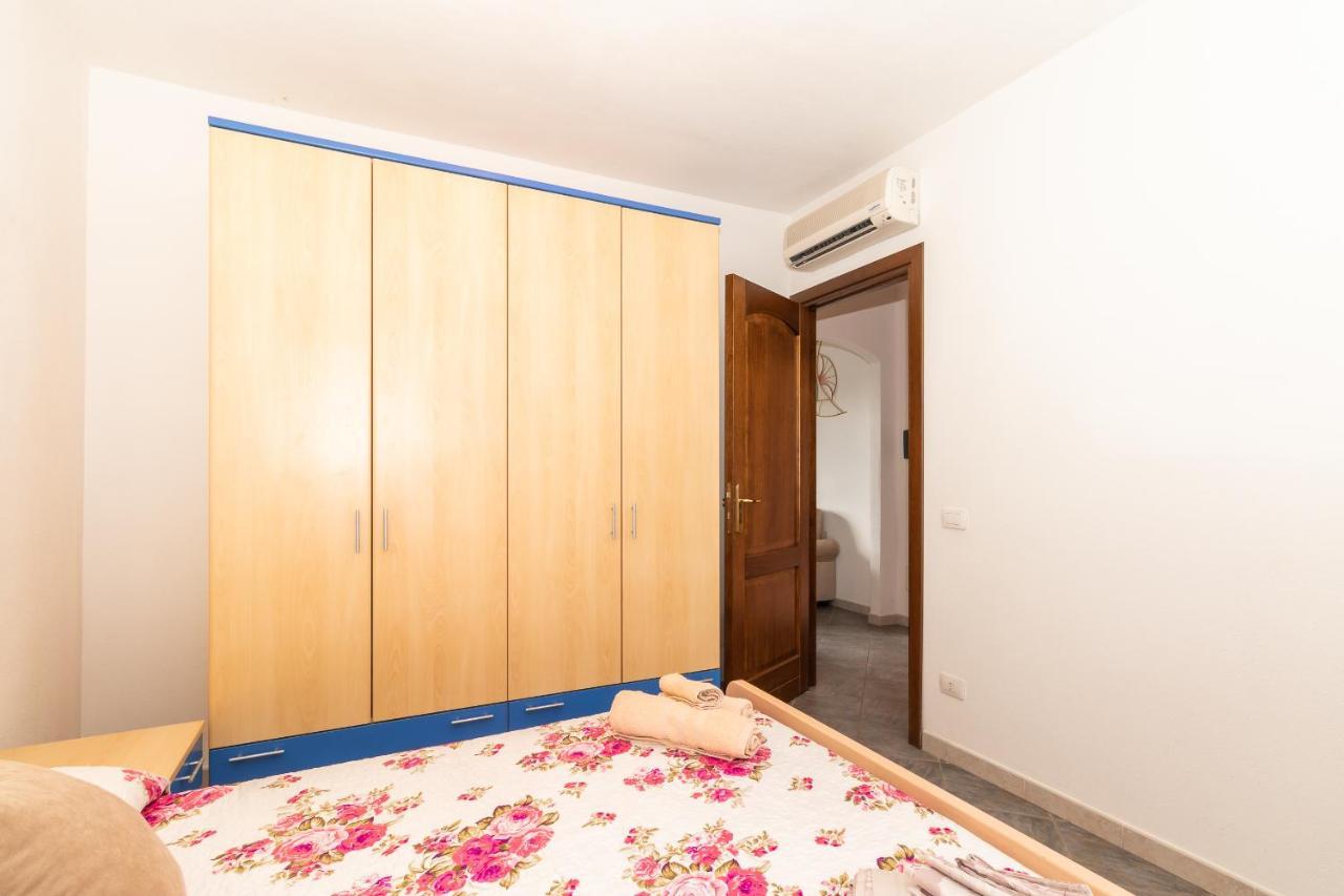 Appartamento Con Piscina 03 Trinità dʼAgultu 外观 照片